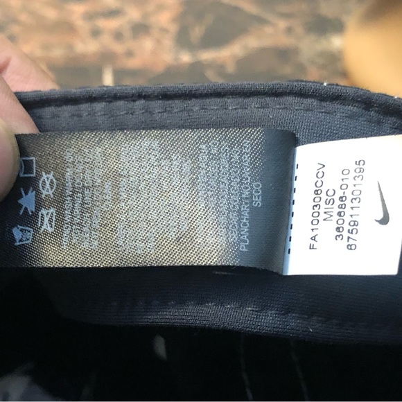 NikeGolf Men’s “PNE Construction “Black Baseball Cap Size Adjustable - Picture 14 of 14